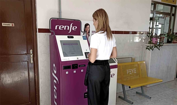 Renfe instalará un sistema de atención personal remota en la estación de Almazán