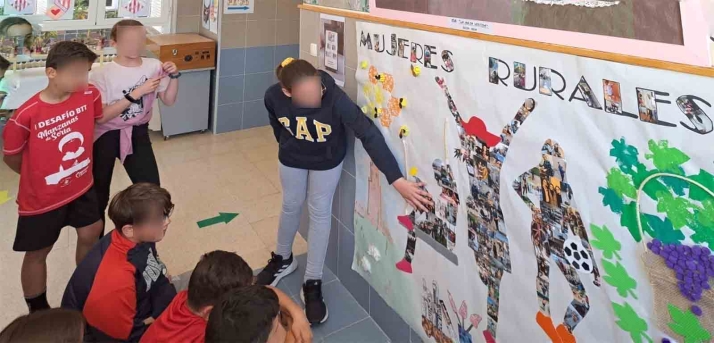 La exposición Mujer Rural, visitada por un millar de escolares sorianos