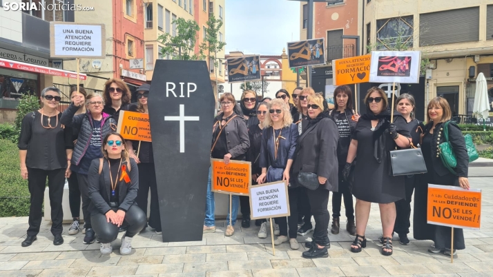 Nuevas funciones y menor categoría: Las cuidadoras del Ángel de la Guarda ‘entierran’ la calidad asistencial