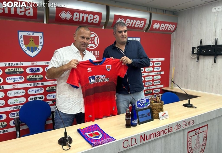 Javi Moreno llega al Numancia con un objetivo claro: El reto es ascender
