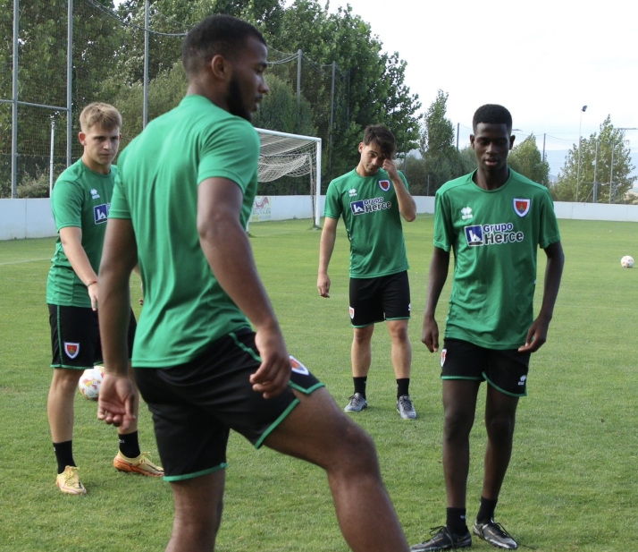 ¿Quién es Noah Kashama?: El delantero alemán que llega a prueba al Numancia