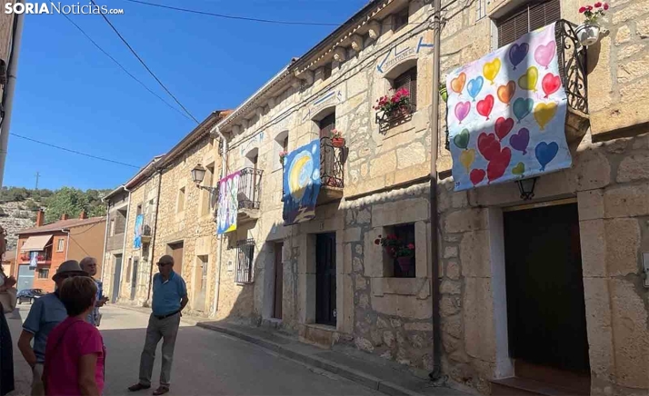 Castillejo luce con éxito sus balcones