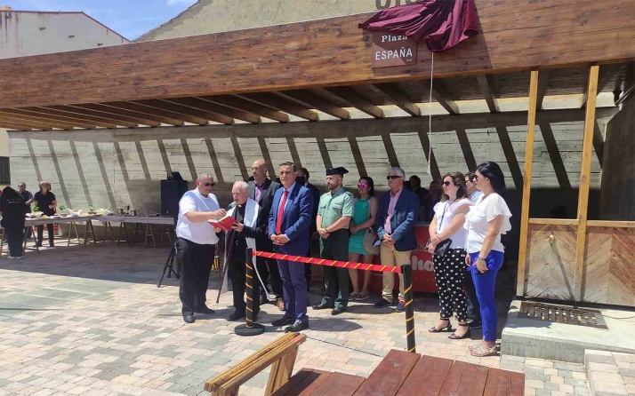 Osma estrena plaza en el día de su patrona
