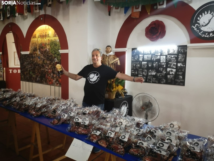 EN FOTOS | De ruta para recoger la tajada por las Cuadrillas en el Sábado Agés