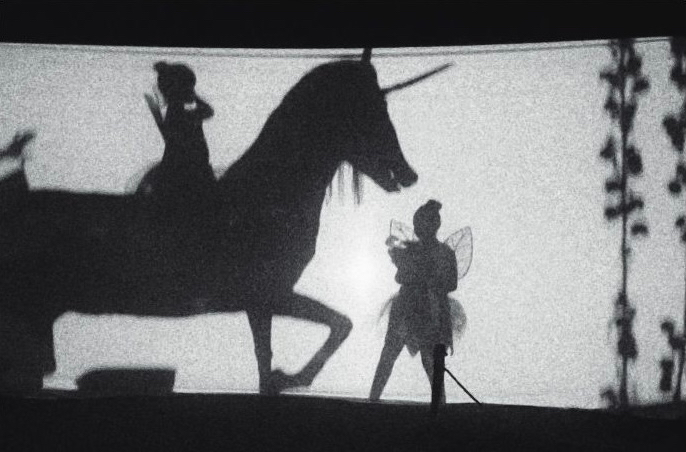 San Leonardo vive una noche mágica con un bosque que reúne a 4.000 personas 