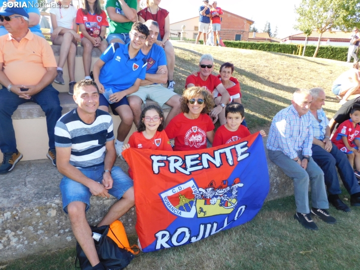 Fotos: Quintana se vuelca con el Numancia en su duelo ante el filial del Real Zaragoza