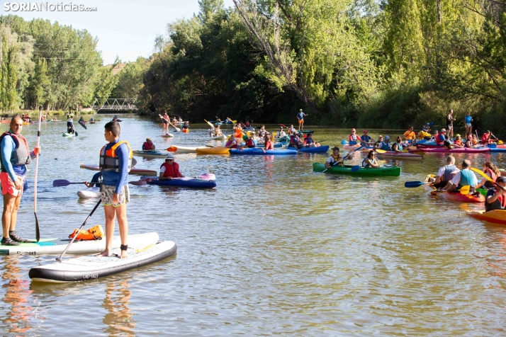 Más de 200 palistas han trazado la curva de Ballesta