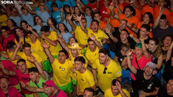 Fotos: La Peña El Hachazo da el pistoletazo de salida a las Fiestas de la Virgen del Mercado en Berlanga
