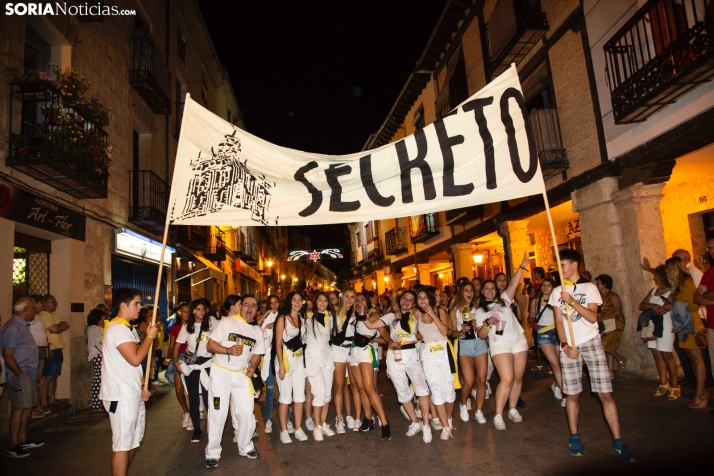 La Peña El Secreto, la reina y las damas, protagonistas del pregón de El Burgo