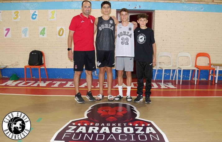 Tres jugadores infantiles del CSB se ejercitan en pretemporada con el Casademont Zaragoza