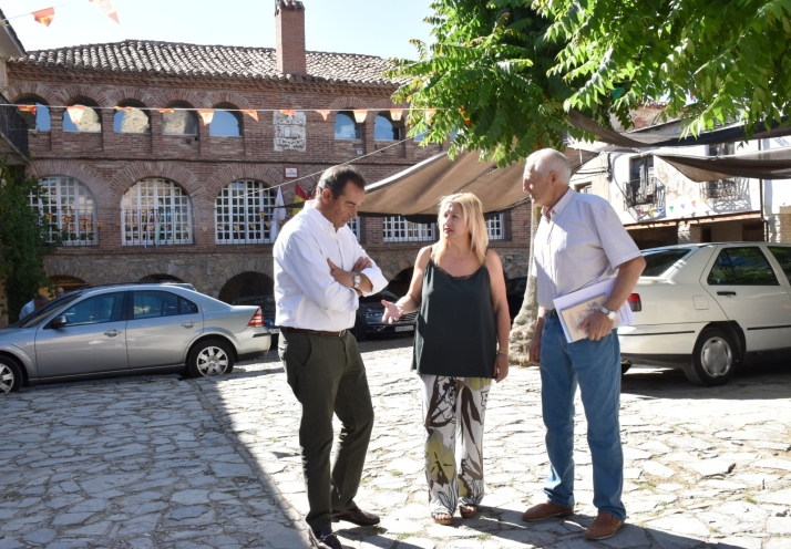 La Delegación Territorial de la Junta asesorará a Yanguas en un proyecto para la restauración de su plaza Mayor