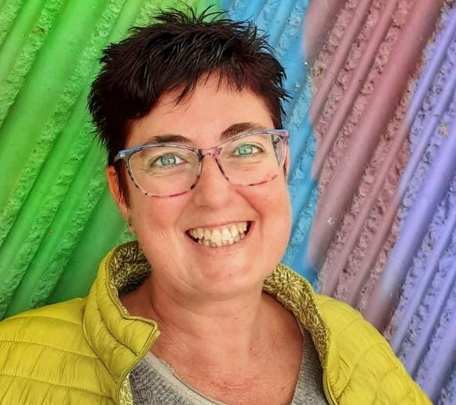 Elena García y su terapia fotográfica culminan en una exposición que entregará los beneficios a Herreros