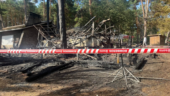 Arde el chiringuito de Playa Pita