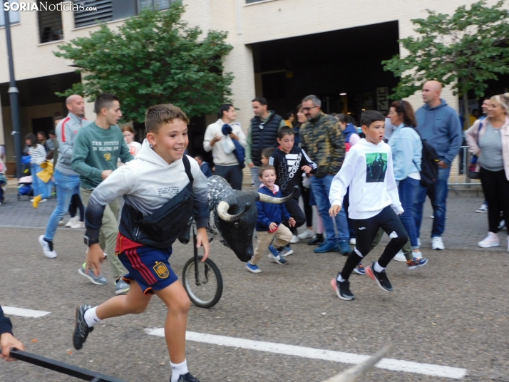En imágenes: Un encierro de carretones despide las fiestas en Los Royales