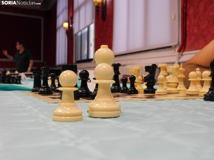 En fotos, concentración, enroques y jaques mates en el XLVII Torneo de Ajedrez San Saturio