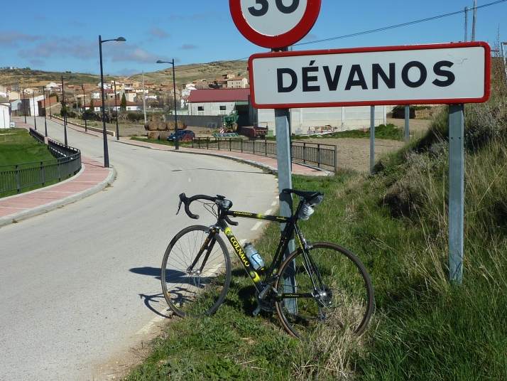 Aprobada la restauración del retablo mayor de la iglesia de Nuestra Señora del Patrocinio en Dévanos