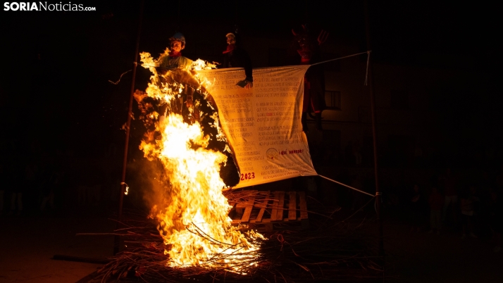 GALERÍA | Ágreda quema sus Diablillos, y los malos augurios, por San Miguel