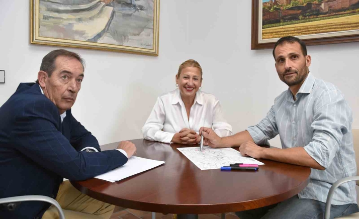 Berlanga traslada a la Junta la necesidad de disponer de vivienda pública en el municipio