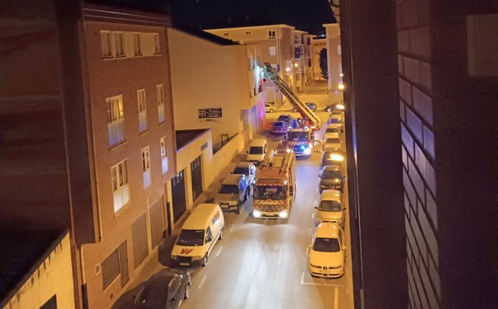 Susto en Soria con la caída de parte de una fachada en Ezequiel Solana