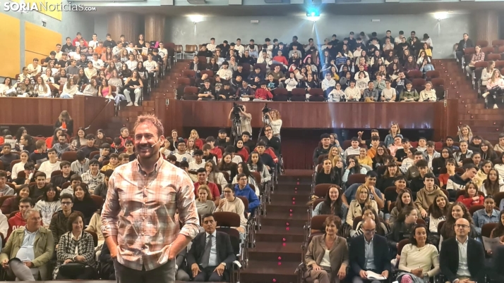 Miguel Ángel Tobías anima a los adolescentes de Soria a reflexionar sobre sus vidas