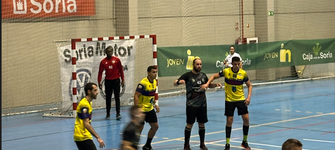 El Balonmano Soria se impone al Balonmano Camargo (36-23)