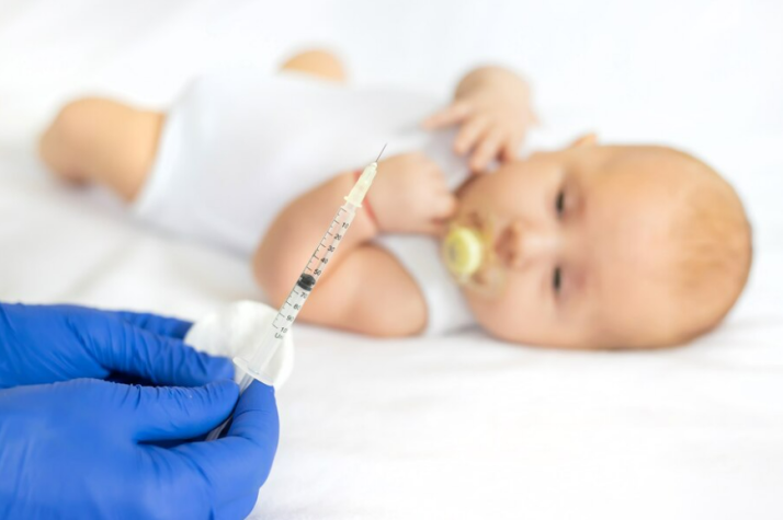 Unos padres denuncian la falta de vacunas frente a la bronquiolitis en Soria