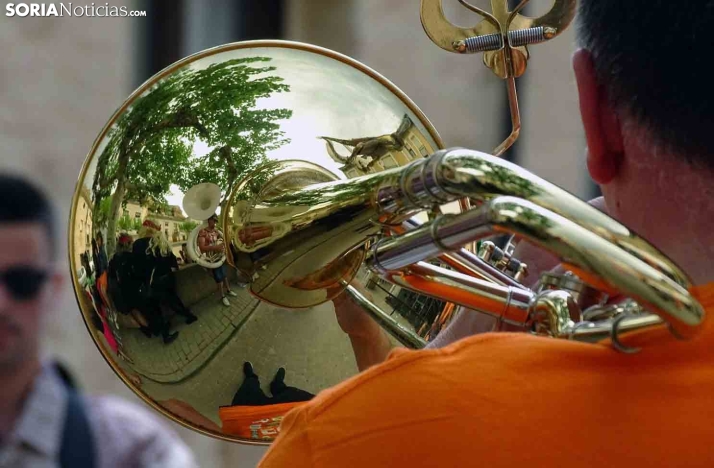 Las charangas inundarán El Burgo este sábado