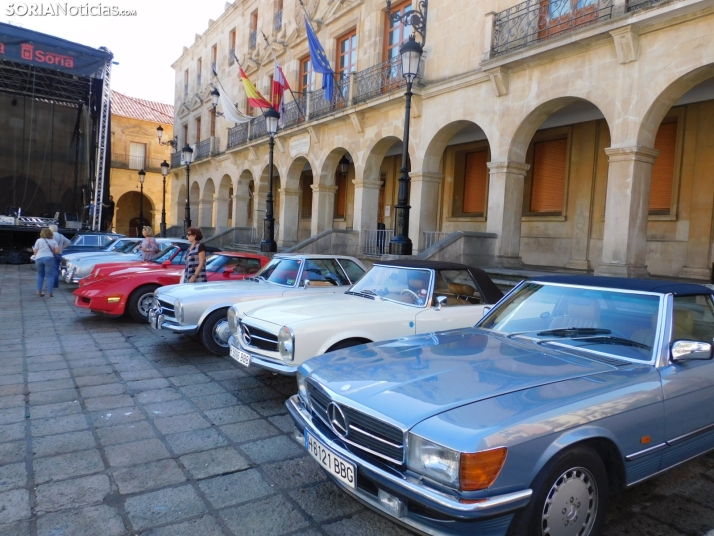 Fotos: Coches antiguos de alta gama se dan cita en Soria