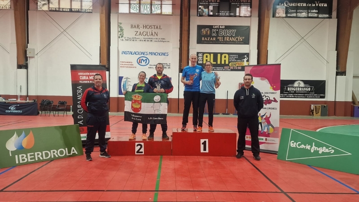 Santiago Martínez y Beatriz Martín vencen en el Máster de Extremadura de Bádminton