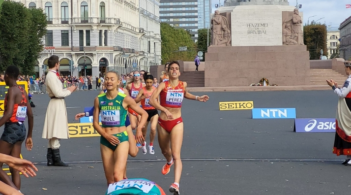 Marta Pérez se proclama sexta en el Campeonato del Mundo de la Milla en Ruta