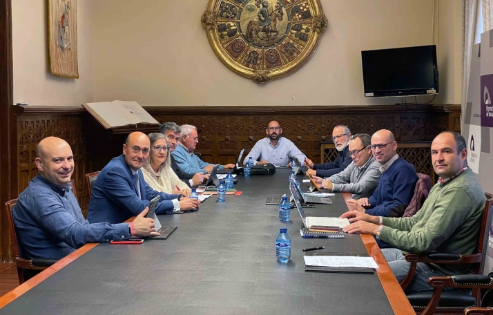 Luz verde a las ayudas provinciales para la incorporación de jóvenes al campo, a la vaca serrana y a la trufa