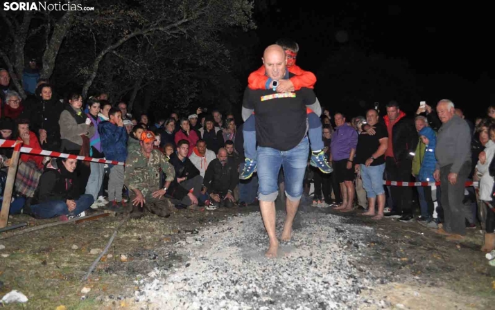 Multitudinaria noche en Las Cuevas de Soria