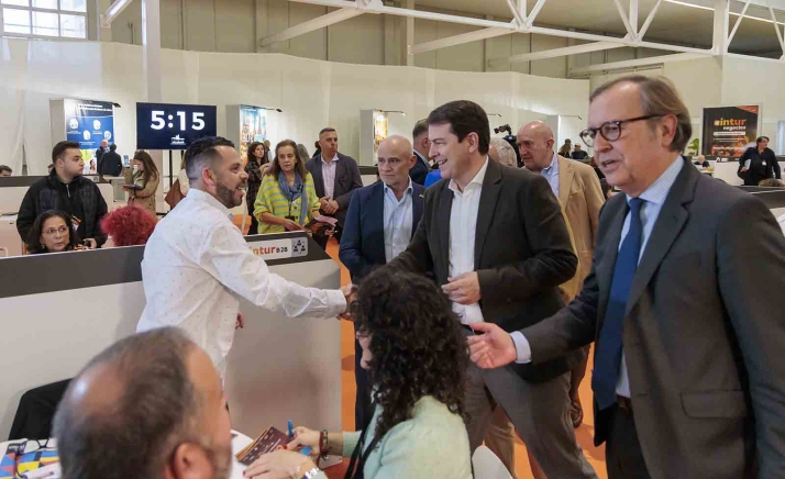 Castilla y León potencia en su nueva campaña turística las nueve Rutas del Vino las Posadas Reales 