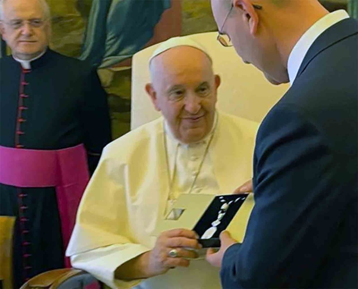 El Papa, otro agredeño más