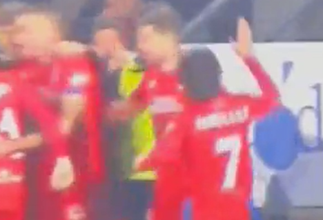 La viral celebración del gol del Numancia: El collejón de Sanchidrián a Bonilla