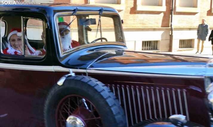 Navidad y coches antiguos, síntoma de felicidad