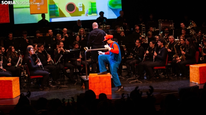 GALERÍA | Luz mágica musical y solidaria con Cruz Roja