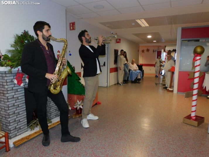El Santa Bárbara vive un día de Concierto de Navidad para hacer la estancia más amena a los pacientes