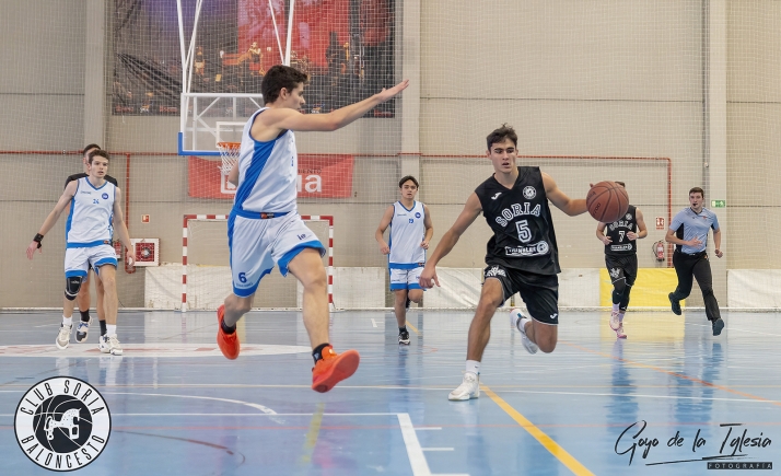 Una victoria separa al CSB de la séptima plaza, pese a caer en casa frente al IE University (76-79)