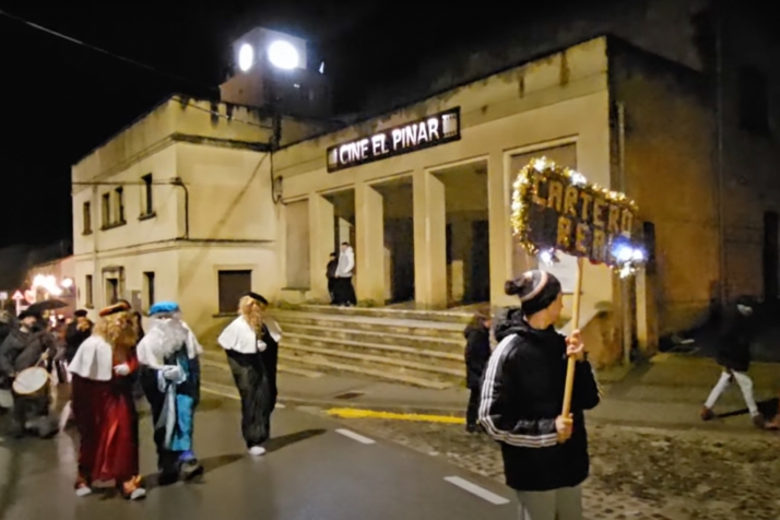 Los carteros de los Reyes Magos visitan Tardelcuende... y no lo hacen en camello