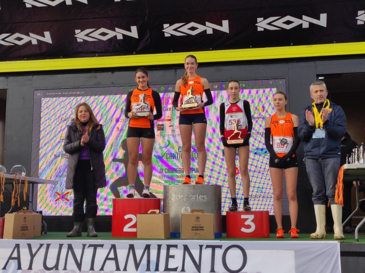 La soriana Elisabeth Giaquinta, podium en el Cross de Cantimpalos