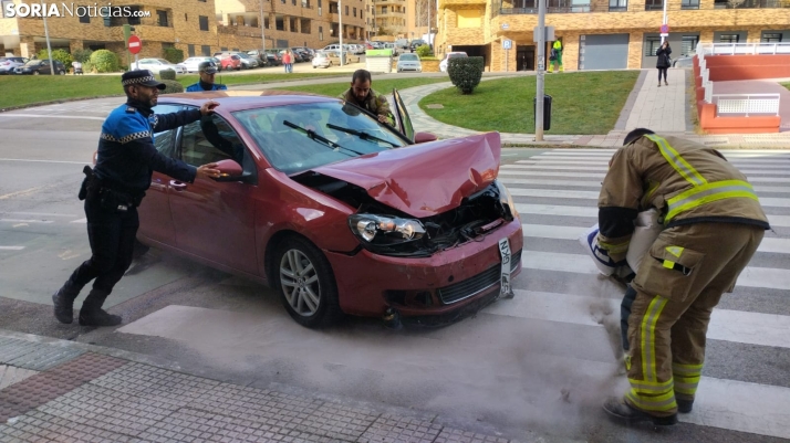Aparatoso golpe en la calle Almazán