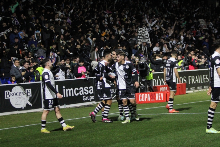 El Unionistas de los sorianos Rubén Andrés, Iván Martínez y Ramiro Mayor pone contra las cuerdas al Barcelona