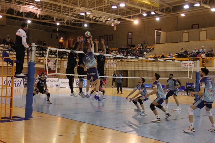 Adrián Olalla vuelve al equipo ideal de la jornada tras la contundente victoria ante Melilla