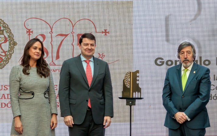 Mañueco ensalza el papel de Las Edades del Hombre y la Semana Santa leonesa como referentes de identidad y generación de riqueza