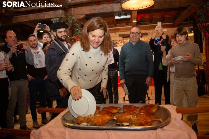 Samantha Vallejo-Nágera en El Burgo: No hace falta una estrella Michelin para hacer del cerdo un festín