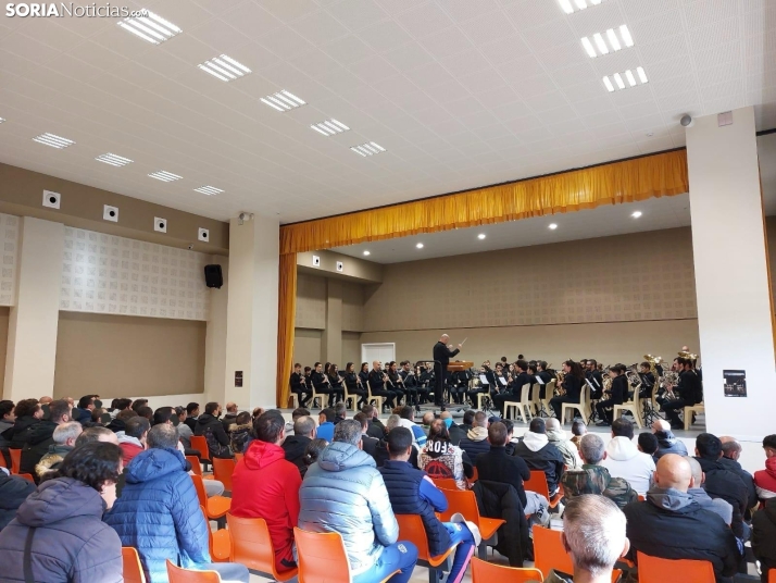 100 internos han disfrutado de un concierto de la Banda de Música de Soria en el Centro Penitenciario