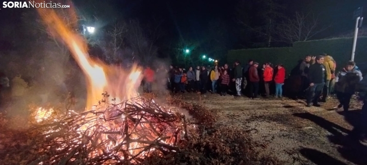 Fotos: Pedrajas celebra su luminaria con música, vino y mucha carne a la brasa