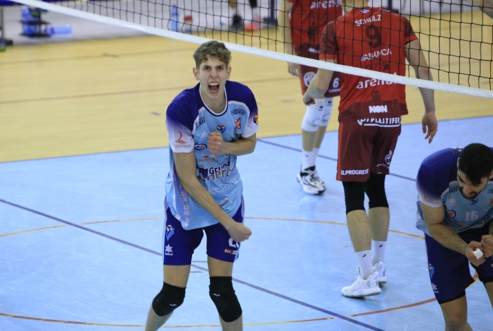 Malas noticias para el Grupo Herce: Tenorio vuelve a España por problemas con su pasaporte