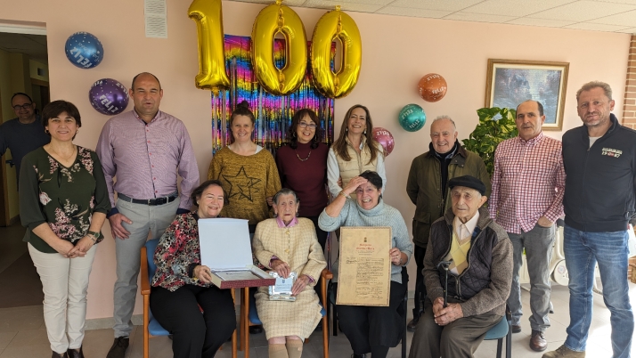 Margarita Martínez cumple el siglo en su pueblo, Quintana Redonda